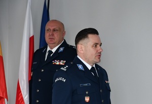 przemawiajacy po. komendant powiatowy Policji w Krakowie