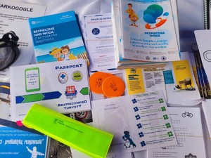ulotki i policyjne gadźety