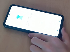 ekran telefonu komórkowego ręka dziecka