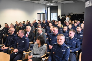 uczestnicy narady w sali