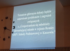 wyświetlona prezentacja opisujaca temat debaty