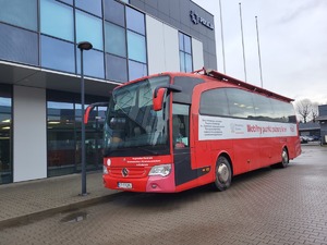 krwiobus przed komendą